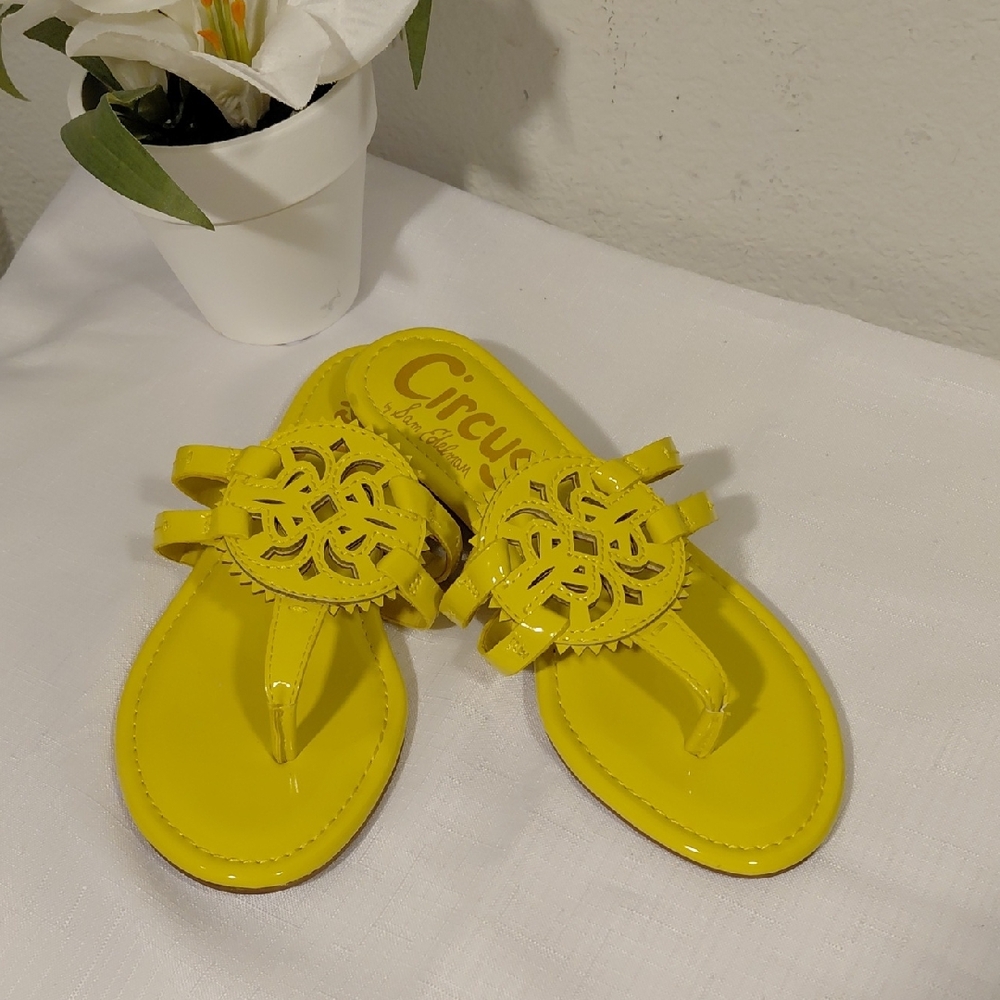 Circus by Sam Edelman Glossy Yellow Medallion Thong Sandals